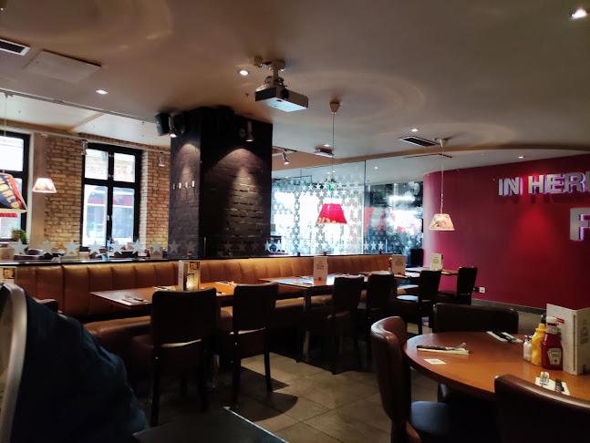 Lilla torg 17, 211 34 Malmö