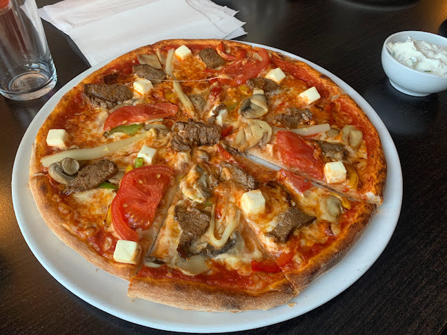 Z-KROG restaurang & pizzeria - Gastronomi och hotellverksamhet