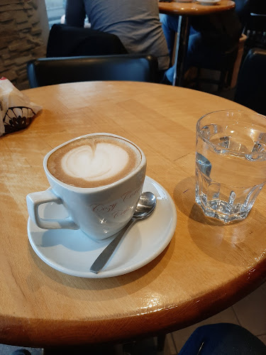 Opinii despre Cozy Corner Café în Göteborg - Gastronomi och hotellverksamhet