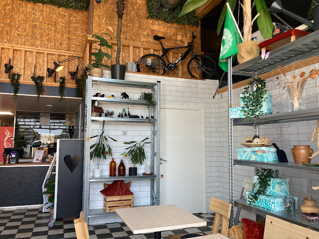 Comments and reviews of Chucky Burger