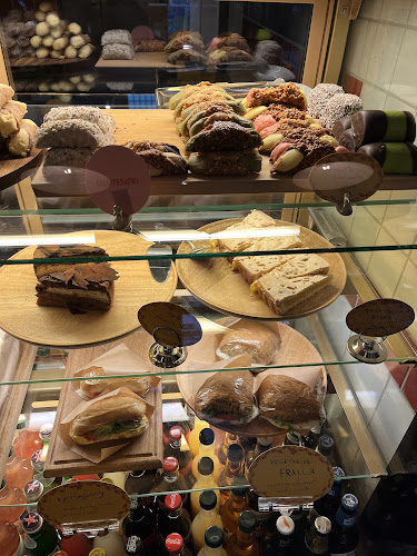 Comments and reviews of Manniny