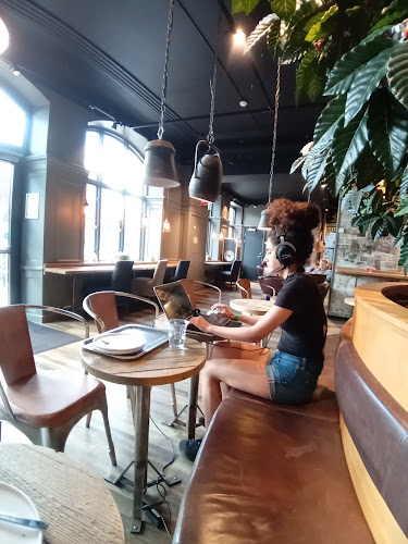 Opinii despre Espresso House Skövde Central SKÖ în Skövde - Gastronomi och hotellverksamhet