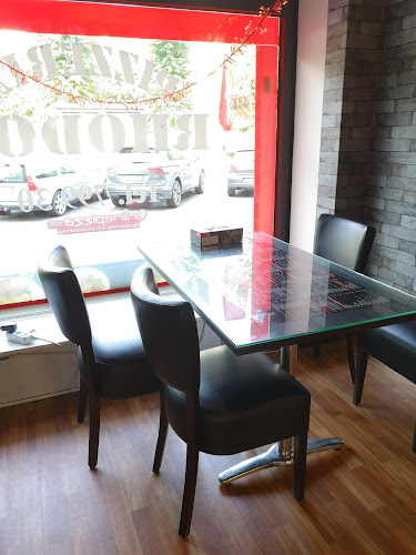 Opinii despre Pizzeria Rhodos în Uddevalla - Gastronomi och hotellverksamhet