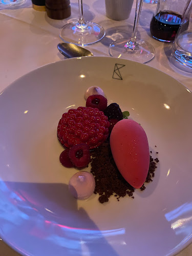 K-Märkt Garnisonen - Gastronomi och hotellverksamhet