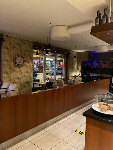 Bistro Café Pazzo - Gastronomi och hotellverksamhet