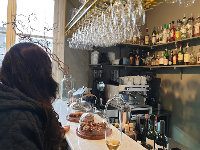 Fanny Udde Bistro Phone number