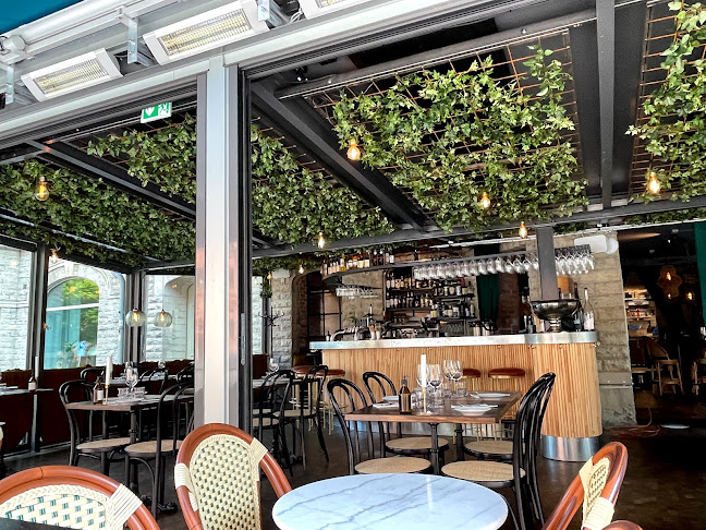 Brasserie Lavette - Gastronomi och hotellverksamhet