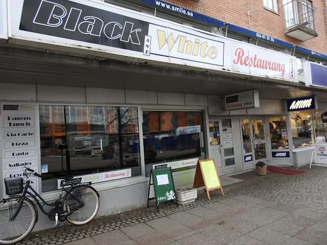 Black & White Restaurang Open Times