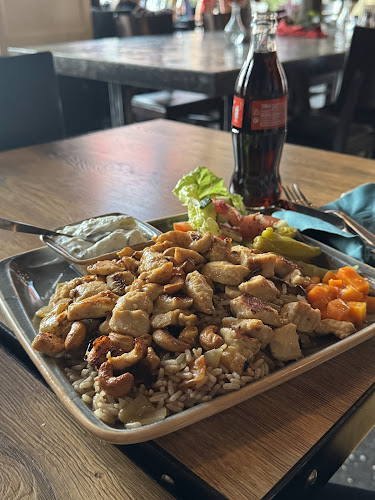 Libanesen - Gastronomi och hotellverksamhet