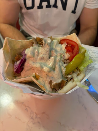 Banes Kebab & pizza - Gastronomi och hotellverksamhet