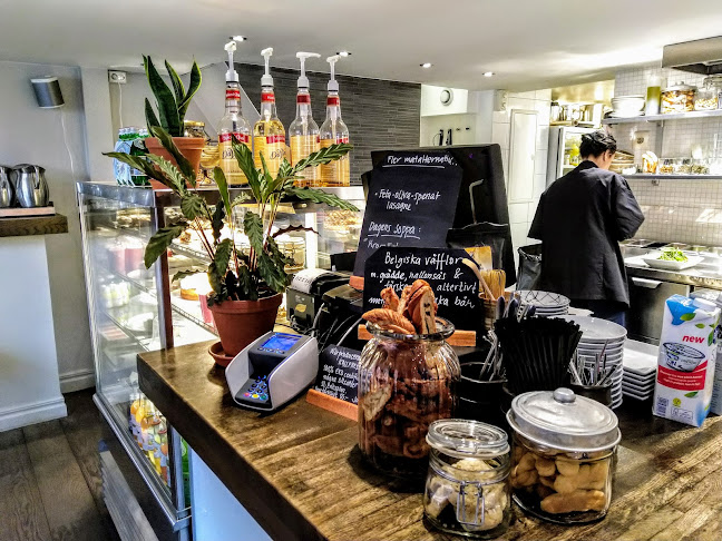 Caffè Mezzo - Gastronomi och hotellverksamhet