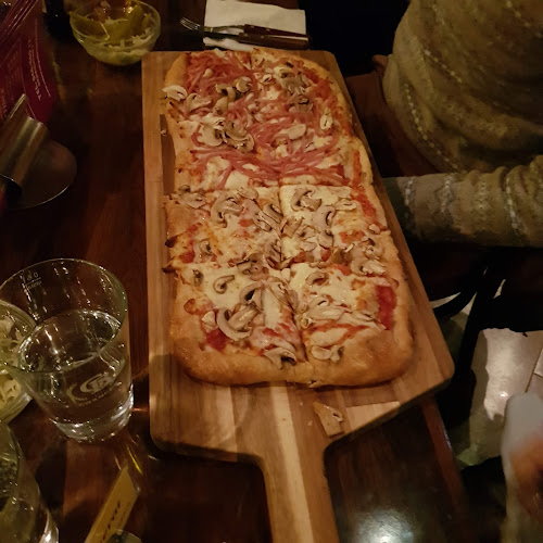 Veberöds Pub & Pizzeria KB - Gastronomi och hotellverksamhet