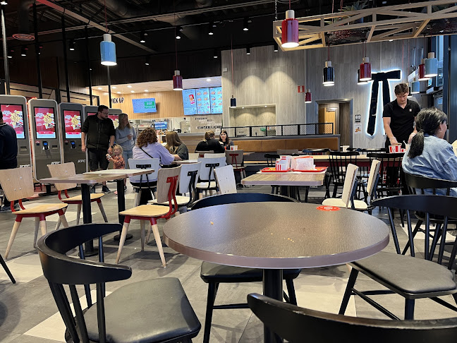 KFC - Gastronomi och hotellverksamhet