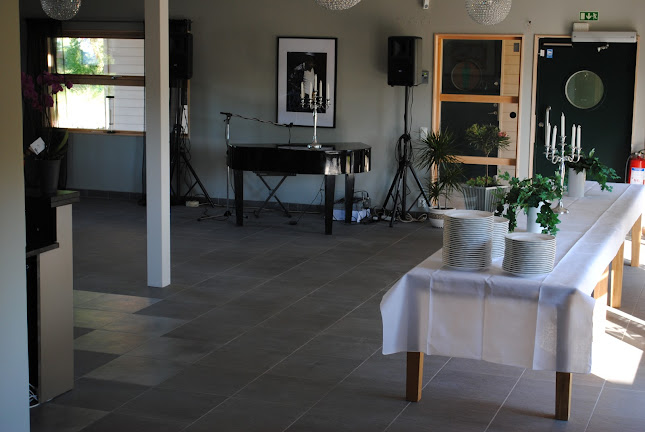 Nicola’s Café Bäckavattnet Phone number