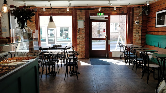 Simons Rosteri & Bageri