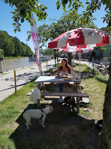 Lock, Hop & Barrel Brewery Restaurant - Gastronomi och hotellverksamhet