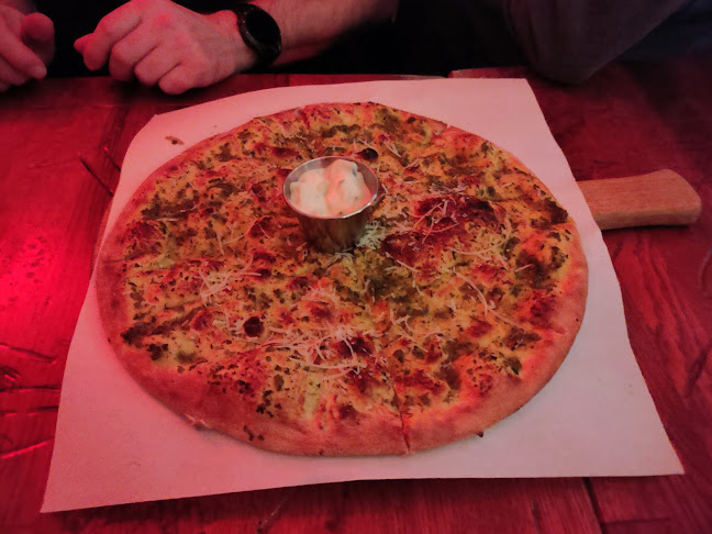 Firavin Kök & Cocktail Bar Phone number