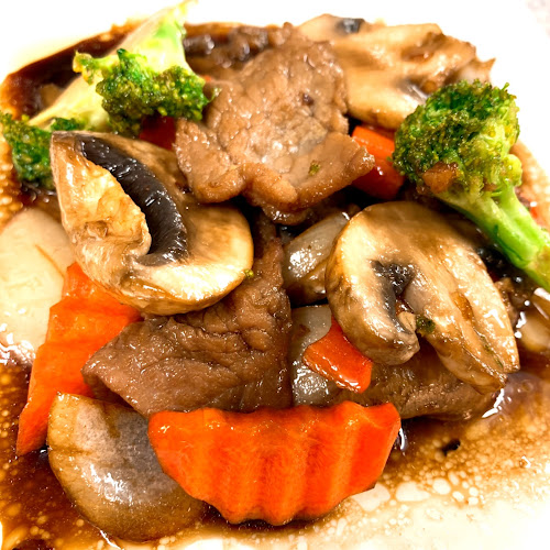 Lai Thai - Gastronomi och hotellverksamhet