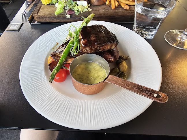 Gustav Adolf Phone number