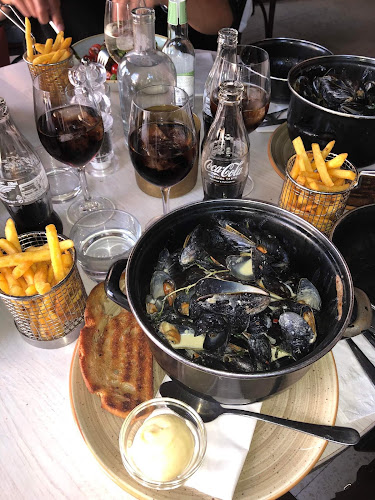 Le Bistro - Gastronomi och hotellverksamhet