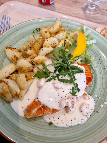 Opinii despre Gimo Värdshus în Gimo - Gastronomi och hotellverksamhet