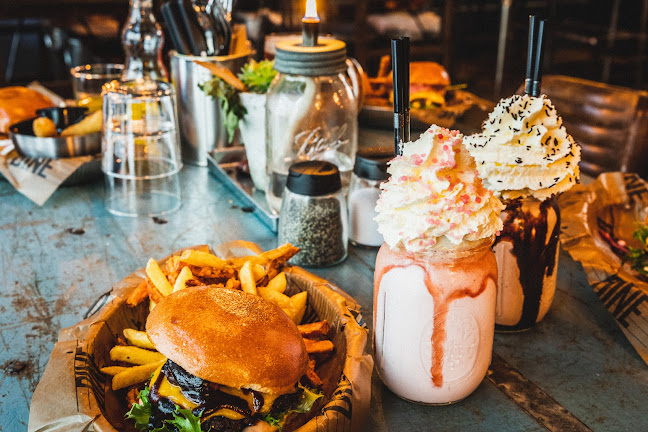 Reviews of DINÉ Burgers in Göteborg - Gastronomi och hotellverksamhet