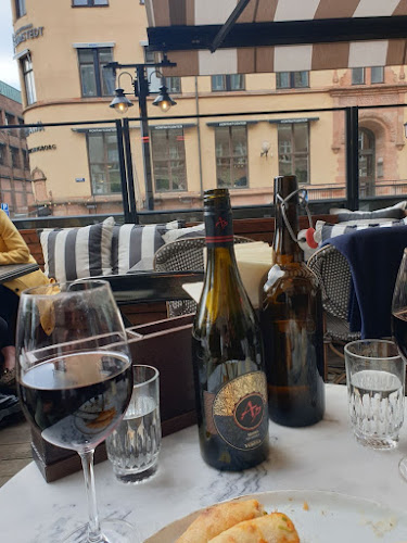 Trattoria Venti - Gastronomi och hotellverksamhet