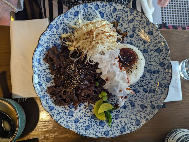 Kokukujira-Tairyo - Gastronomi och hotellverksamhet