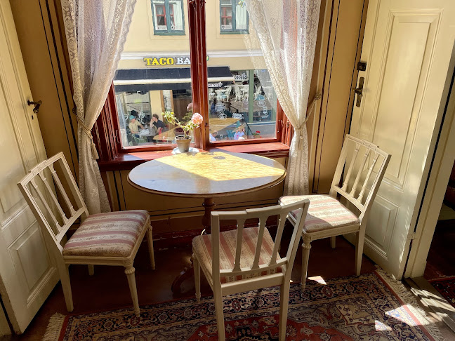 Kullzénska caféet - Gastronomi och hotellverksamhet