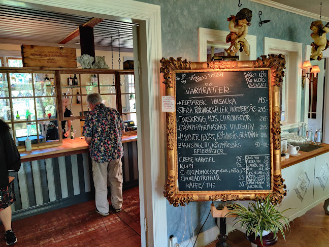 Opinii despre Gyllenhammars Värdshus în Borghamn - Gastronomi och hotellverksamhet