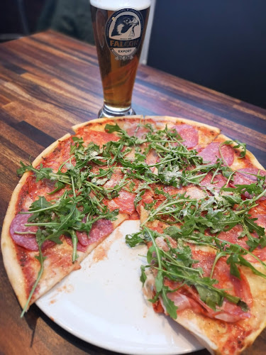 Opinii despre Zaza Pizza bar & kök în Enskede - Gastronomi och hotellverksamhet