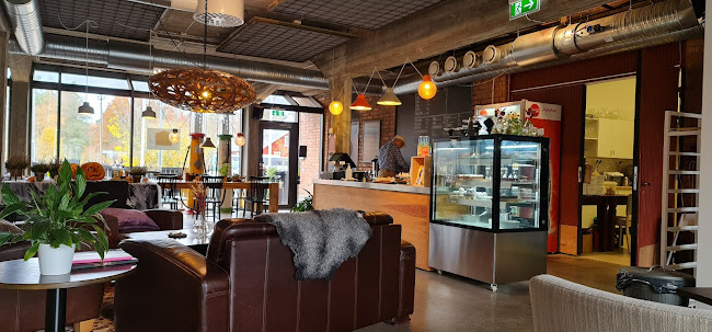 Café Hos Oss Open Times