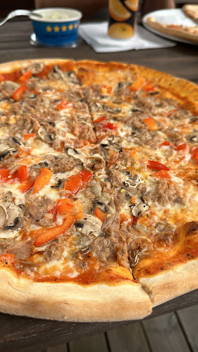 Pizzeria Sera - Gastronomi och hotellverksamhet