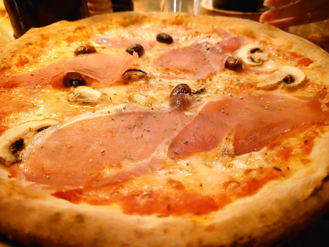 Opinii despre DiWINE Stockholm în Stockholm - Gastronomi och hotellverksamhet