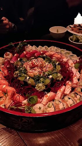 Tezukuri Sushi - Gastronomi och hotellverksamhet