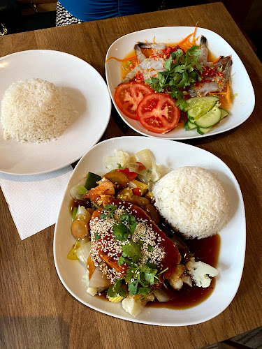 Opinii despre Parn Thai Take Away în Södertälje - Gastronomi och hotellverksamhet