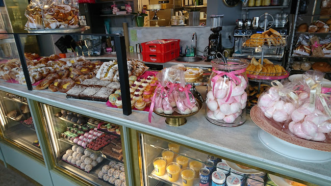 Comments and reviews of Bullis på öster (Bullvivans Konditori)