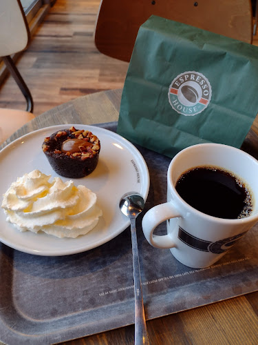 Espresso House - Gastronomi och hotellverksamhet