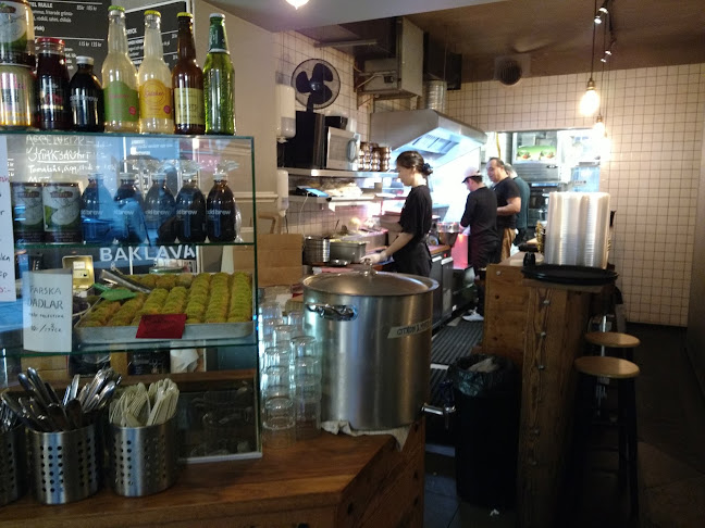 Comentarii opinii despre Maxos