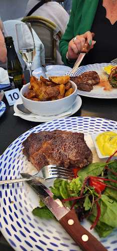 Restaurang Montmartre - Gastronomi och hotellverksamhet