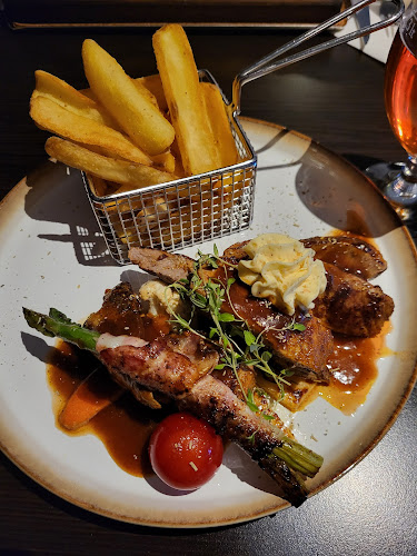 Järnvägs Restaurang & Pub - Gastronomi och hotellverksamhet