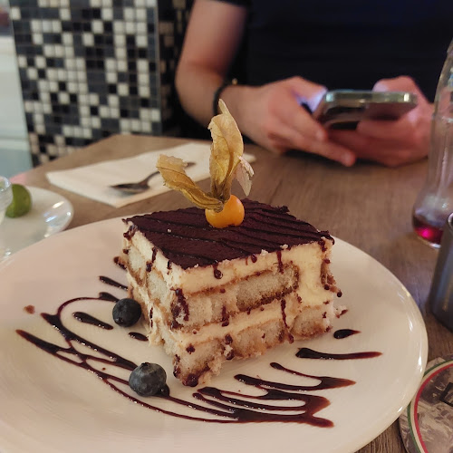 La Cucina Phone number