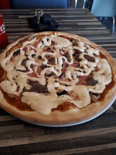 Pizzeria Victoria - Gastronomi och hotellverksamhet