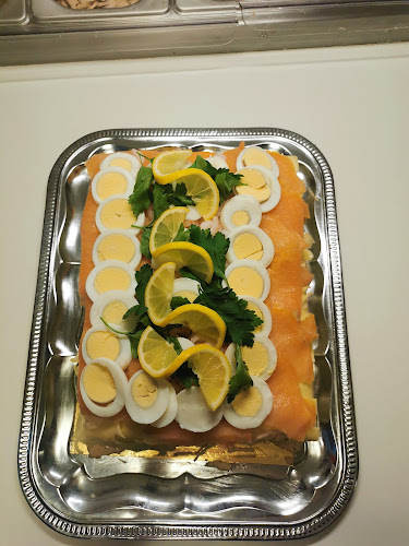 Opinii despre Tea's Restaurang & Catering în Boden - Gastronomi och hotellverksamhet