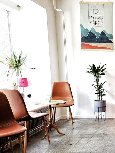 Möllans kaffe Phone number