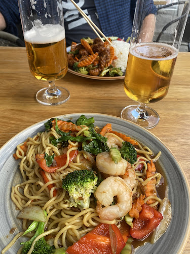 Yaya Mee Asian Fusion Food - Gastronomi och hotellverksamhet