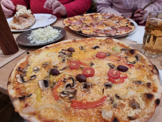 Opinii despre In&out în Stockholm - Gastronomi och hotellverksamhet