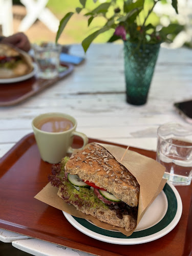 Hjort-Olârs kafé - Gastronomi och hotellverksamhet