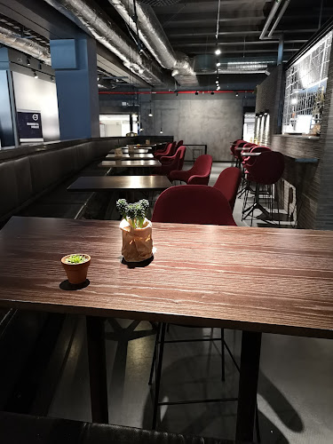 Comments and reviews of The Hive Foodmarket