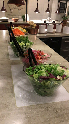 Opinii despre Sabis Saluhall Haga în Solna - Gastronomi och hotellverksamhet